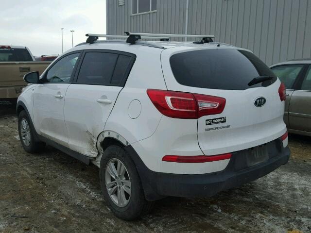 KNDPBCA21C7303455 - 2012 KIA SPORTAGE L WHITE photo 3