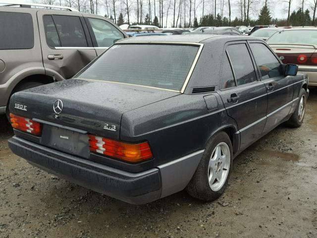 WDBDA28D0PG026907 - 1993 MERCEDES-BENZ 190 E 2.3 BLACK photo 4