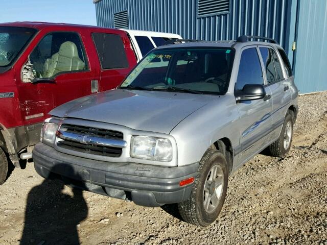 2CNBJ13C426920026 - 2002 CHEVROLET TRACKER SILVER photo 2