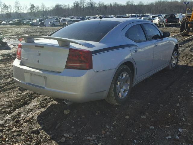 2B3KA43R58H215213 - 2008 DODGE CHARGER SILVER photo 4