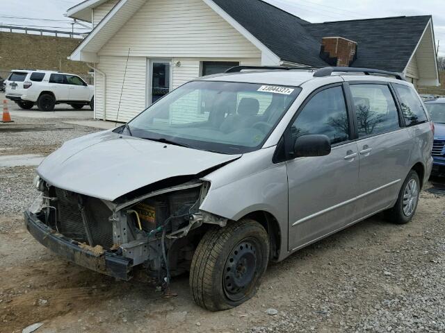 5TDZA23C75S374566 - 2005 TOYOTA SIENNA CE SILVER photo 2