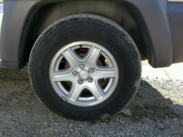 1J4GL48K02W140305 - 2002 JEEP LIBERTY SP SILVER photo 9