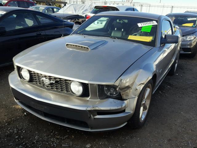 1ZVHT82H385162499 - 2008 FORD MUSTANG GT GRAY photo 2