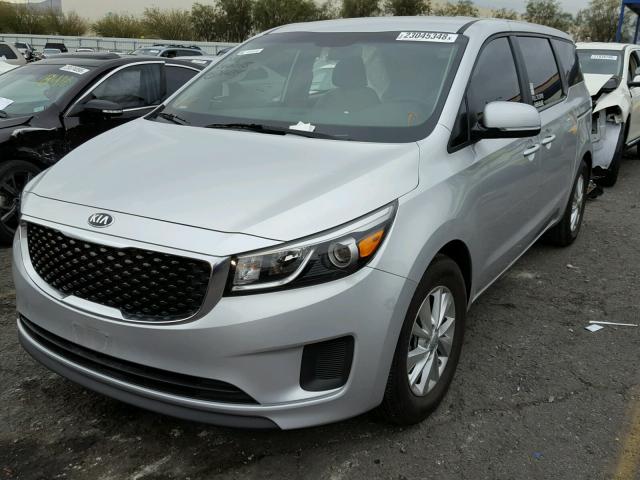 KNDMA5C14G6150622 - 2016 KIA SEDONA L SILVER photo 2