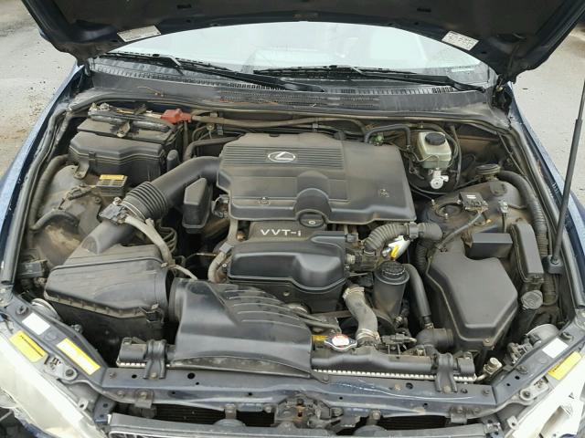 JTHBD192730076194 - 2003 LEXUS IS 300 BLUE photo 7