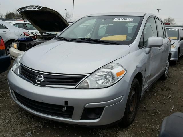 3N1BC1CP6BL401401 - 2011 NISSAN VERSA S SILVER photo 2