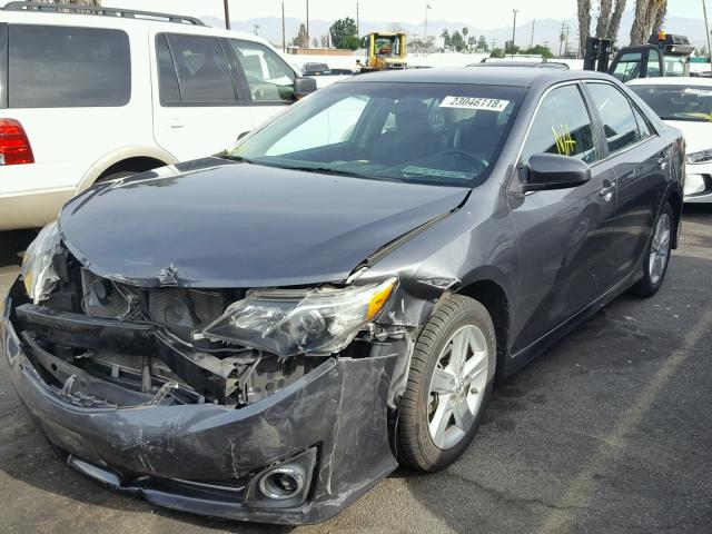 4T1BF1FKXCU117924 - 2012 TOYOTA CAMRY BASE CHARCOAL photo 2