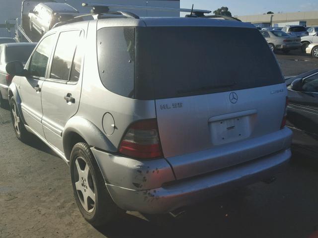 4JGAB74E3YA204290 - 2000 MERCEDES-BENZ ML 55 SILVER photo 3