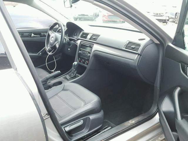 1VWAT7A35EC033026 - 2014 VOLKSWAGEN PASSAT S ვერცხლისფერი ფოტო 5