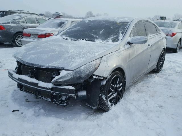 5NPEB4AC8CH401156 - 2012 HYUNDAI SONATA GLS SILVER photo 2