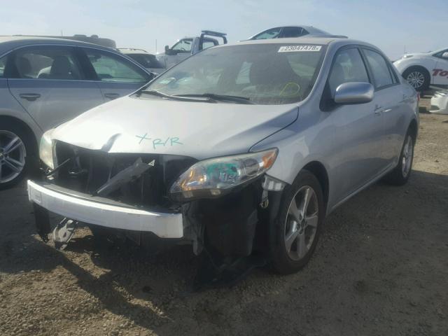 2T1BU4EE4CC840611 - 2012 TOYOTA COROLLA BA SILVER photo 2