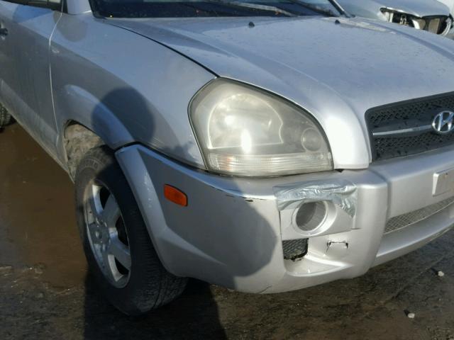 KM8JM12B65U184711 - 2005 HYUNDAI TUCSON GL WHITE photo 9