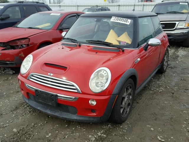 WMWRE33566TJ33478 - 2006 MINI COOPER S RED photo 2