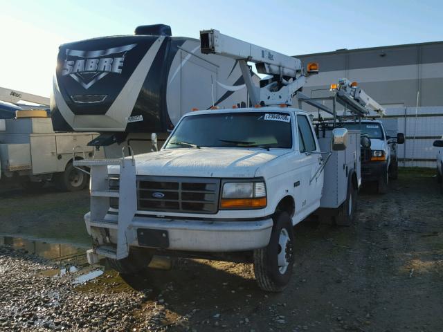 2FDLF47G4PCA79029 - 1993 FORD F SUPER DU WHITE photo 2