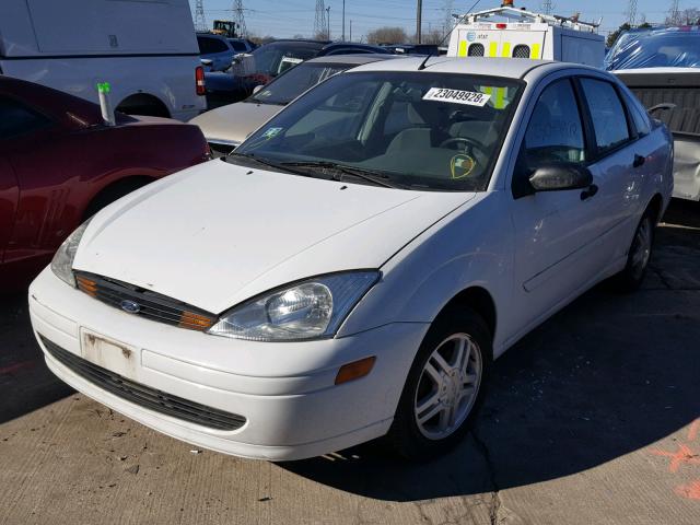 1FAFP34PX1W266757 - 2001 FORD FOCUS SE WHITE photo 2