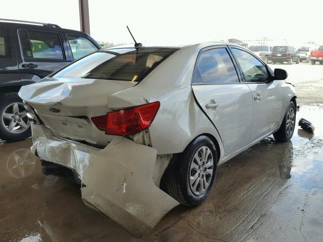 KNAFT4A22A5072490 - 2010 KIA FORTE LX WHITE photo 4