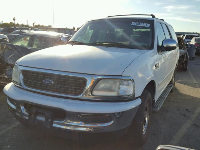 1FMEU1769WLA13522 - 1998 FORD EXPEDITION WHITE photo 2