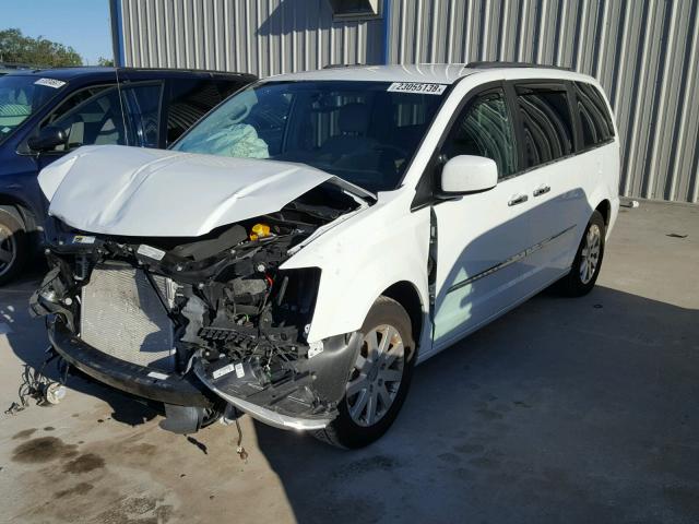 2C4RC1BG5GR113408 - 2016 CHRYSLER TOWN & COU WHITE photo 2