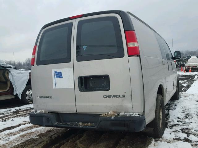 1GCEG15X961125871 - 2006 CHEVROLET EXPRESS G1 BEIGE photo 4