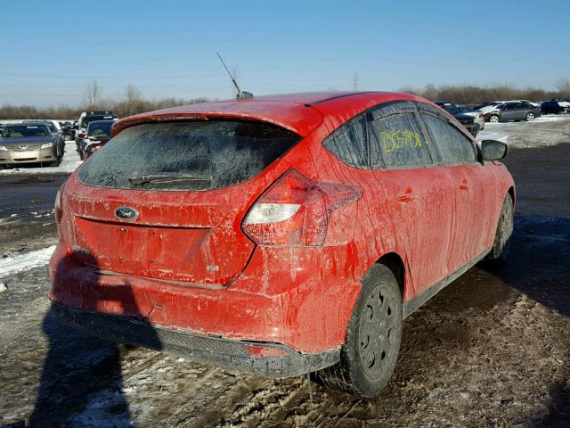 1FAHP3K23CL119698 - 2012 FORD FOCUS SE RED photo 4