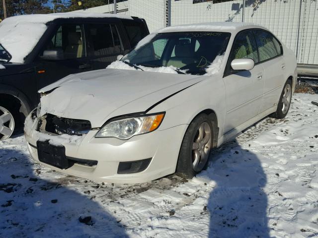 4S3BL616087214723 - 2008 SUBARU LEGACY 2.5 WHITE photo 2