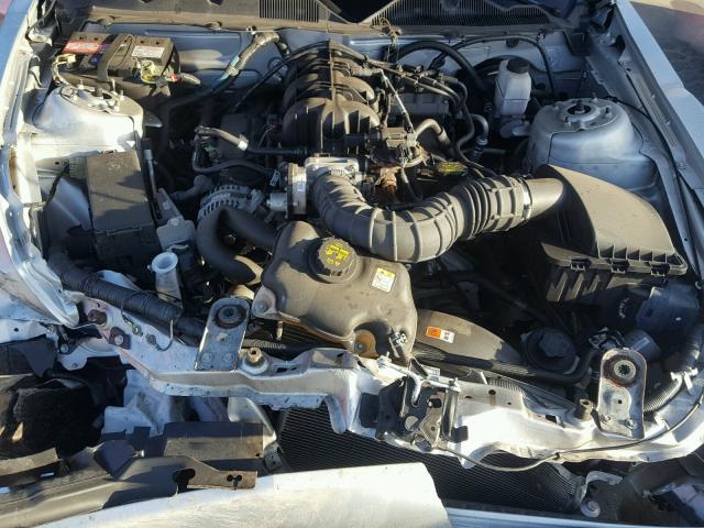 1ZVBP8AN9A5179847 - 2010 FORD MUSTANG SILVER photo 7
