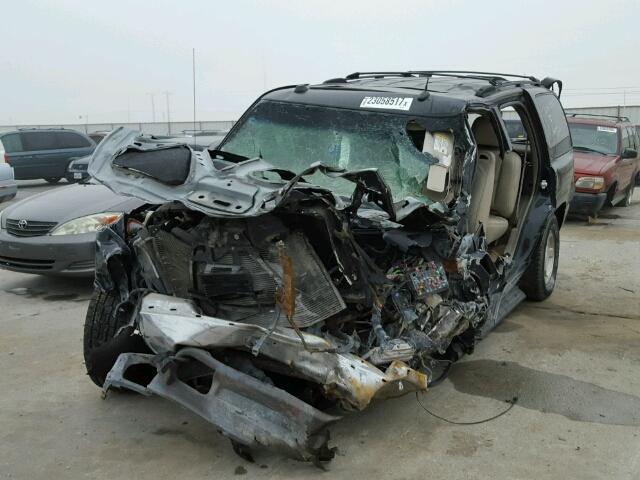 1GKEK13T55J147724 - 2005 GMC YUKON BLACK photo 2