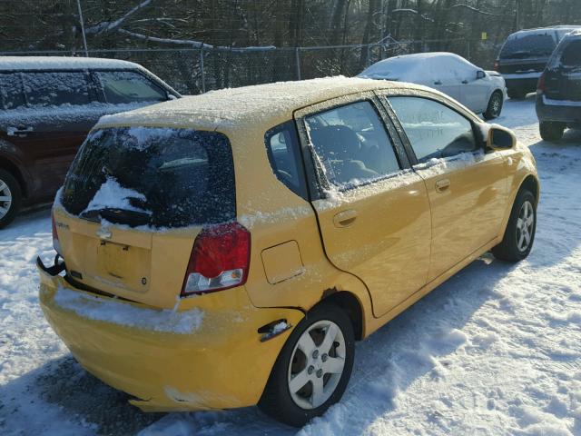 KL1TD62635B405553 - 2005 CHEVROLET AVEO BASE YELLOW photo 4