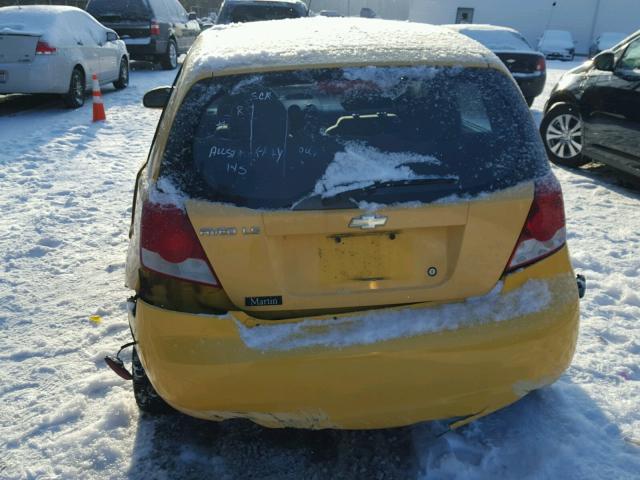 KL1TD62635B405553 - 2005 CHEVROLET AVEO BASE YELLOW photo 9