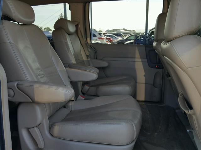 KNDMB233666102552 - 2006 KIA SEDONA EX WHITE photo 6