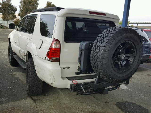 JTEBT14R860059011 - 2006 TOYOTA 4RUNNER SR WHITE photo 3