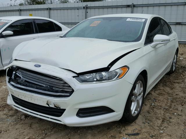 3FA6P0HD8FR203309 - 2015 FORD FUSION SE WHITE photo 2