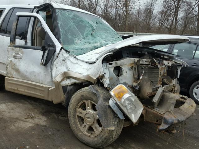 1FMFU18565LB11738 - 2005 FORD EXPEDITION WHITE photo 9