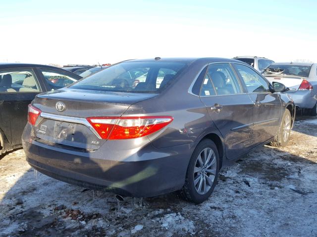 4T1BF1FK3HU634649 - 2017 TOYOTA CAMRY LE GRAY photo 4