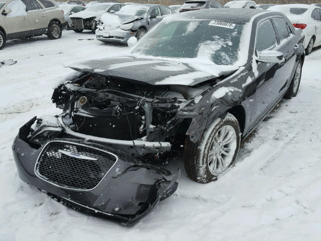 2C3CCAEG9HH662638 - 2017 CHRYSLER 300C GRAY photo 2