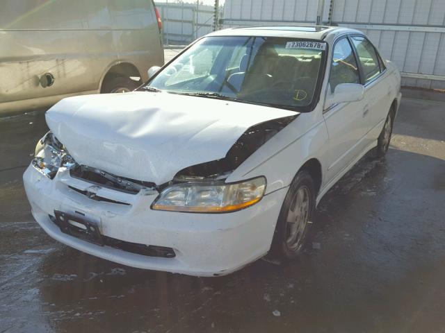 1HGCG5653WA266738 - 1998 HONDA ACCORD EX WHITE photo 2