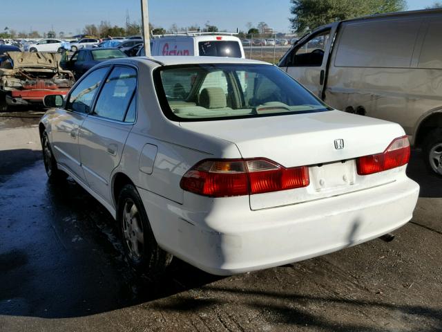 1HGCG5653WA266738 - 1998 HONDA ACCORD EX WHITE photo 3