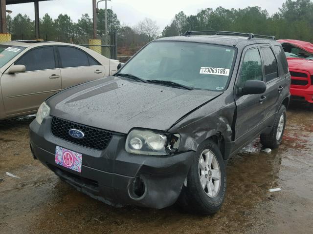 1FMYU03185KA86841 - 2005 FORD ESCAPE XLT GRAY photo 2