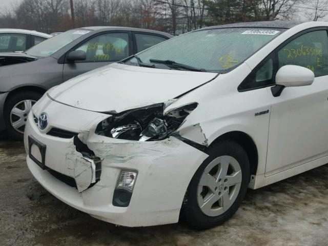 JTDKN3DU5A0098064 - 2010 TOYOTA PRIUS WHITE photo 9