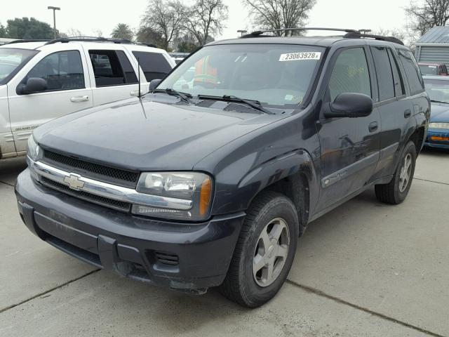 1GNDT13S942398483 - 2004 CHEVROLET TRAILBLAZE GRAY photo 2