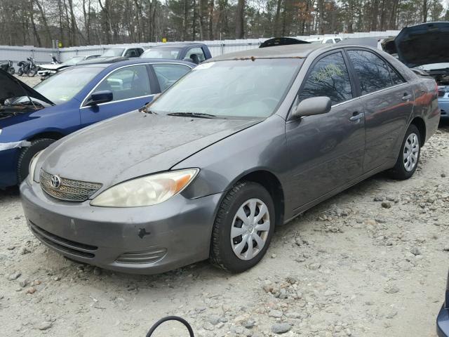 4T1BE32K42U532529 - 2002 TOYOTA CAMRY LE GRAY photo 2