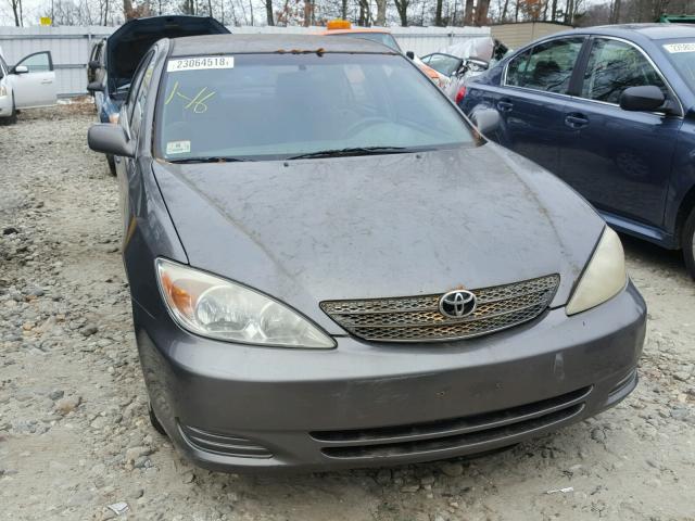 4T1BE32K42U532529 - 2002 TOYOTA CAMRY LE GRAY photo 9