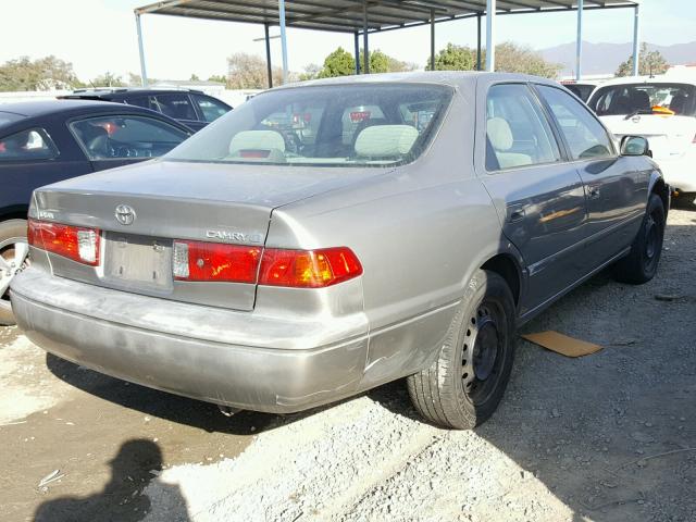 JT2BG22KX10573190 - 2001 TOYOTA CAMRY CE GRAY photo 4