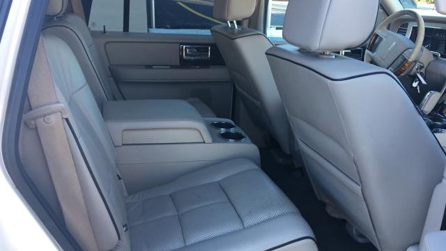 5LMFU28598LJ06525 - 2008 LINCOLN NAVIGATOR WHITE photo 5
