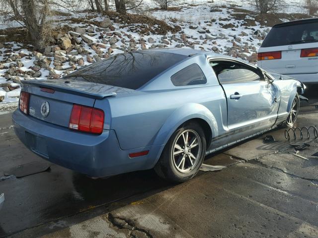 1ZVFT80N575312465 - 2007 FORD MUSTANG BLUE photo 4