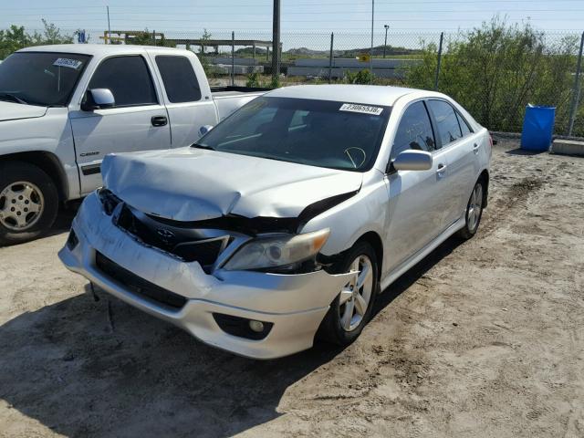 4T1BF3EK5AU003789 - 2010 TOYOTA CAMRY BASE SILVER photo 2