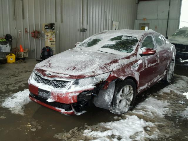 5XXGM4A77DG146809 - 2013 KIA OPTIMA LX BURGUNDY photo 2