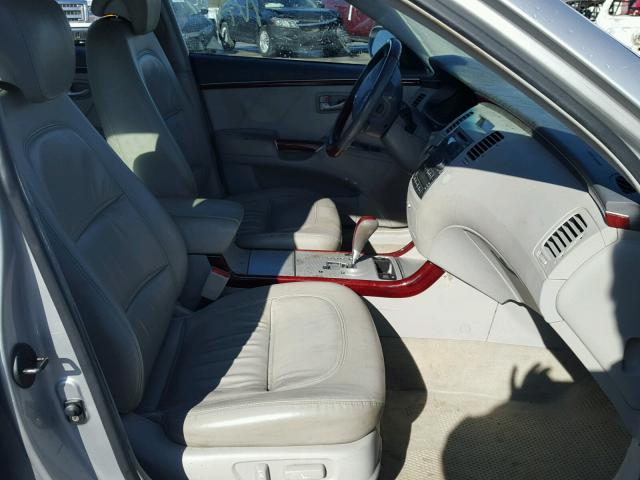 KMHFC46F46A079188 - 2006 HYUNDAI AZERA SE GRAY photo 5