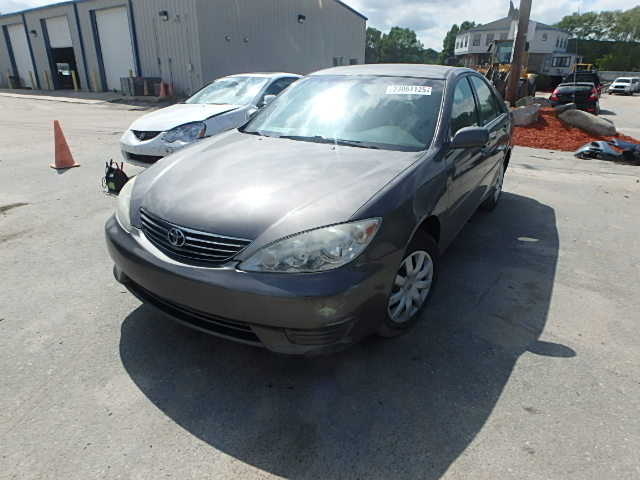 4T1BE30K85U538342 - 2005 TOYOTA CAMRY LE/X GRAY photo 2