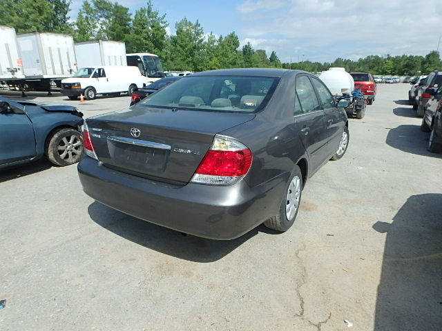 4T1BE30K85U538342 - 2005 TOYOTA CAMRY LE/X GRAY photo 4